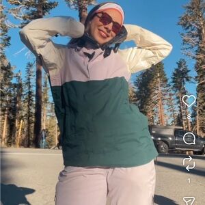 The North Face Women's Green and Cream Ski Jacket